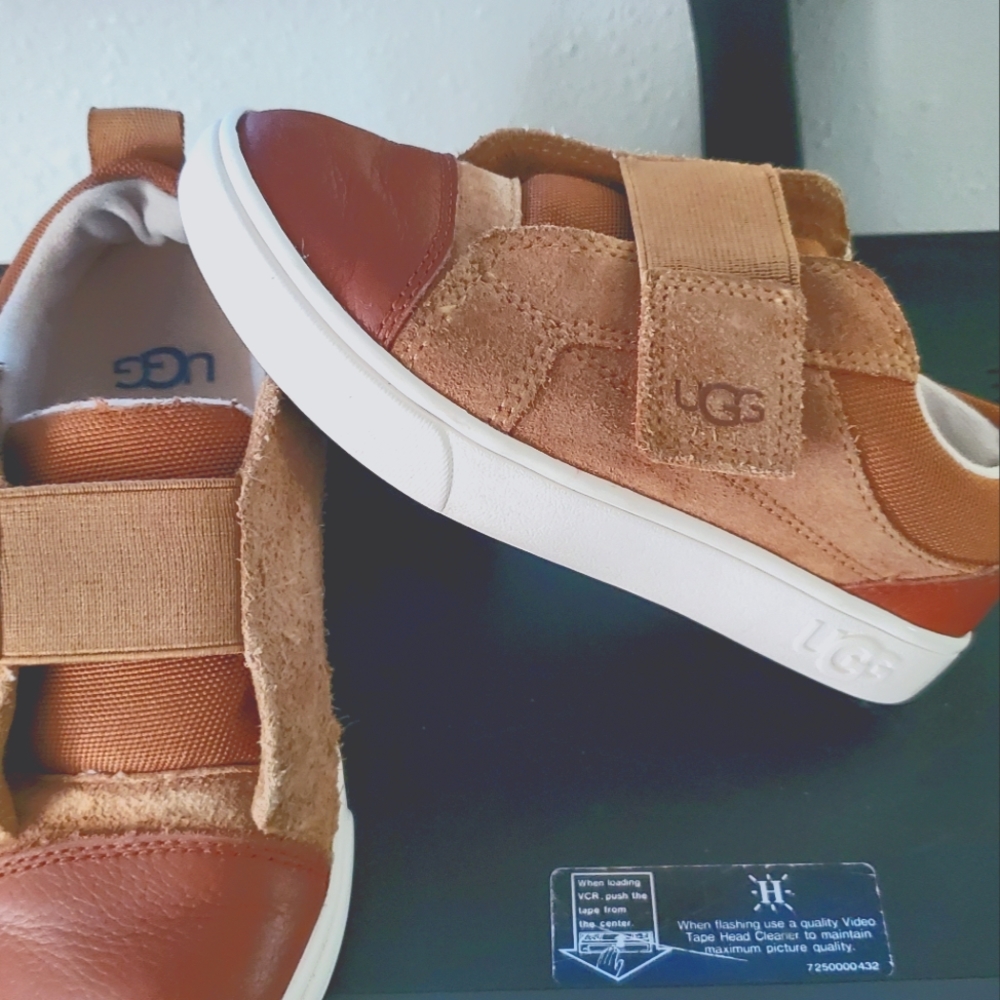 Toddler UGGs size 11